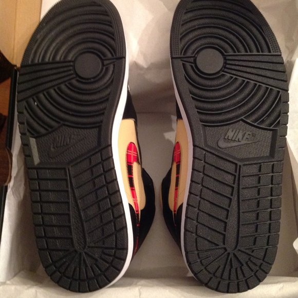 Air Jordan 1 Mid SE Men's Black/Sesame/Red Sneakers - USA Size:11 - New in Box - Picture 4 of 15